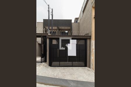 Casa à venda com 113m², 3 quartos e 2 vagas Casa à venda com 113m², 3 quartos e 2 vagasFachada