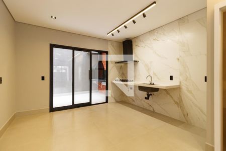 Casa à venda com 113m², 3 quartos e 2 vagas Casa à venda com 113m², 3 quartos e 2 vagasCozinha