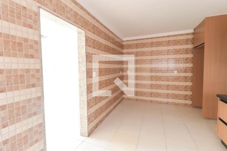 Casa para alugar com 93m², 2 quartos e 2 vagasCozinha e Área de Serviço