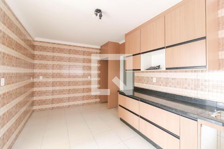 Casa para alugar com 93m², 2 quartos e 2 vagasCozinha e Área de Serviço