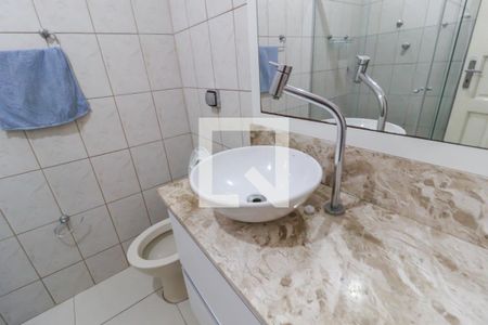 Casa para alugar com 93m², 2 quartos e 2 vagasBanheiro