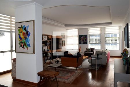 Sala de estar de apartamento à venda com 4 quartos, 340m² em Jardim Paulista, São Paulo