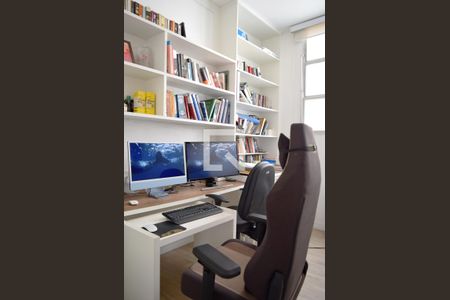 Apartamento à venda com 340m², 4 quartos e 2 vagasSuíte master - home office