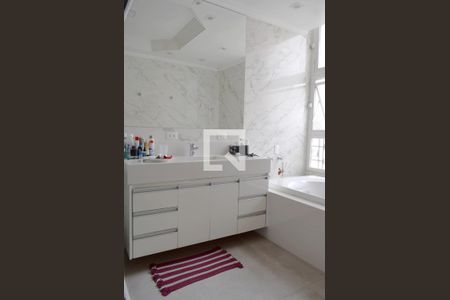 Apartamento à venda com 340m², 4 quartos e 2 vagasBanheiro Suíte master