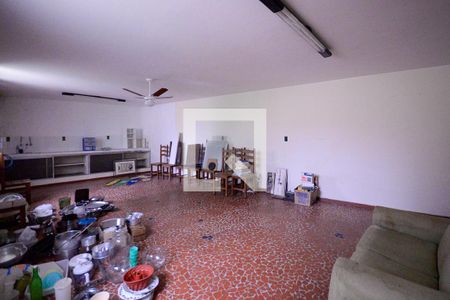 Casa à venda com 450m², 3 quartos e 2 vagas Casa à venda com 450m², 3 quartos e 2 vagasÁrea de Lazer - Salão de Festa