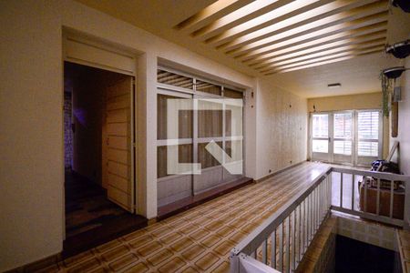 Casa à venda com 450m², 3 quartos e 2 vagas Casa à venda com 450m², 3 quartos e 2 vagasEntrada