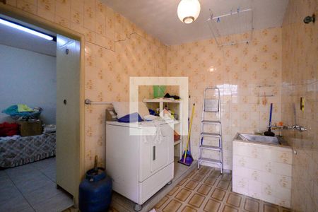 Casa à venda com 450m², 3 quartos e 2 vagas Casa à venda com 450m², 3 quartos e 2 vagasÁrea de Serviço