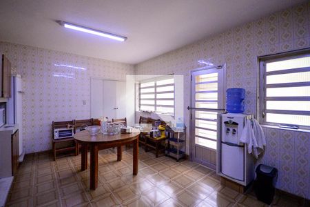 Casa à venda com 450m², 3 quartos e 2 vagas Casa à venda com 450m², 3 quartos e 2 vagasCozinha