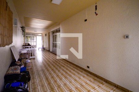 Casa à venda com 450m², 3 quartos e 2 vagas Casa à venda com 450m², 3 quartos e 2 vagasEntrada