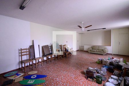 Casa à venda com 450m², 3 quartos e 2 vagas Casa à venda com 450m², 3 quartos e 2 vagasÁrea de Lazer - Salão de Festa