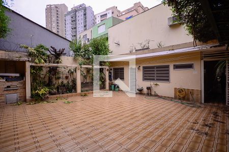 Casa à venda com 450m², 3 quartos e 2 vagas Casa à venda com 450m², 3 quartos e 2 vagasQuintal