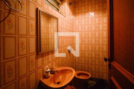 Casa à venda com 450m², 3 quartos e 2 vagas Casa à venda com 450m², 3 quartos e 2 vagasLavabo