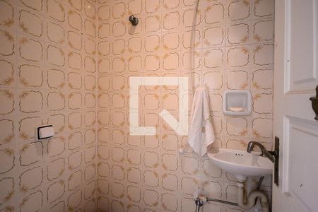 Casa à venda com 450m², 3 quartos e 2 vagas Casa à venda com 450m², 3 quartos e 2 vagasÁrea de Serviço - Banheiro