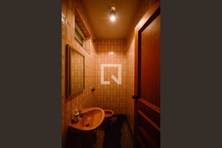 Casa à venda com 450m², 3 quartos e 2 vagas Casa à venda com 450m², 3 quartos e 2 vagasLavabo