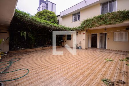 Casa à venda com 450m², 3 quartos e 2 vagas Casa à venda com 450m², 3 quartos e 2 vagasQuintal