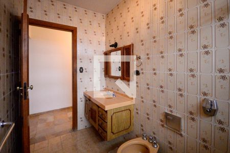 Casa à venda com 450m², 3 quartos e 2 vagas Casa à venda com 450m², 3 quartos e 2 vagasBanheiro da Suite