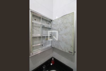 Apartamento para alugar com 34m², 1 quarto e sem vaga Apartamento para alugar com 34m², 1 quarto e sem vagaBanheiro social - armário