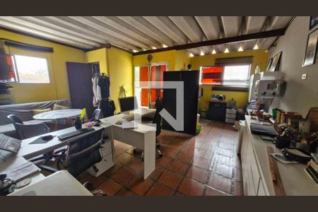 Casa à venda com 238m², 3 quartos e 2 vagas Casa à venda com 238m², 3 quartos e 2 vagasÁrea comum - Salão de festas