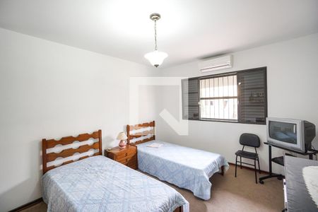 Casa à venda com 350m², 4 quartos e 3 vagasSuíte 02