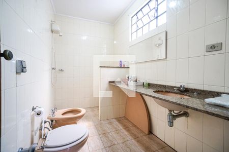 Casa à venda com 350m², 4 quartos e 3 vagasBanheiro da suíte 02