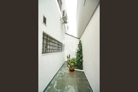 Casa à venda com 350m², 4 quartos e 3 vagasCorredor lateral