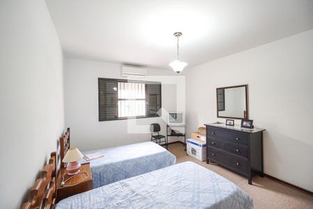 Casa à venda com 350m², 4 quartos e 3 vagasSuíte 02