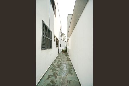 Casa à venda com 350m², 4 quartos e 3 vagasCorredor lateral