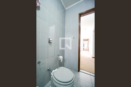 Casa à venda com 350m², 4 quartos e 3 vagasBanheiro social