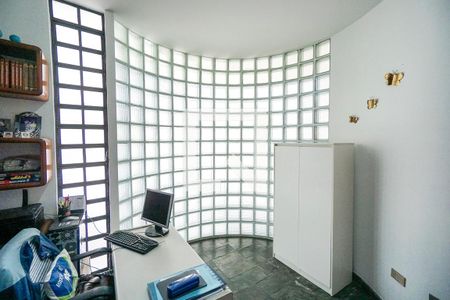 Casa à venda com 350m², 4 quartos e 3 vagasEscritório