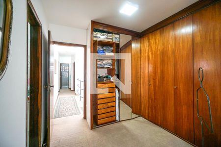 Casa à venda com 350m², 4 quartos e 3 vagasCloset da suíte 01