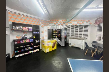 Apartamento à venda com 240m², 4 quartos e 3 vagas Apartamento à venda com 240m², 4 quartos e 3 vagasÁrea comum - Mini mercado