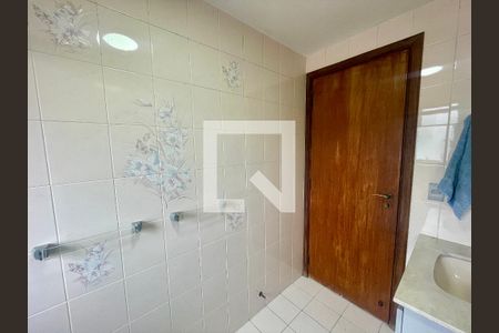 Apartamento à venda com 240m², 4 quartos e 3 vagas Apartamento à venda com 240m², 4 quartos e 3 vagasBanheiro Social
