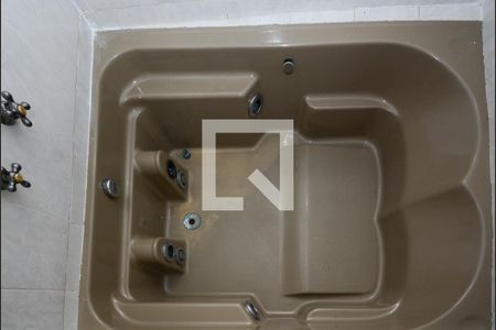 Casa à venda com 111m², 2 quartos e 2 vagasBanheiro da Suíte