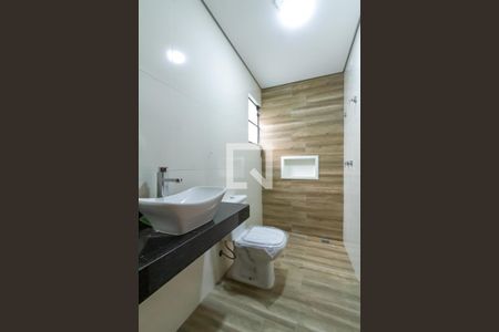 Casa à venda com 173m², 3 quartos e 4 vagas Casa à venda com 173m², 3 quartos e 4 vagasBanheiro da Suíte 2