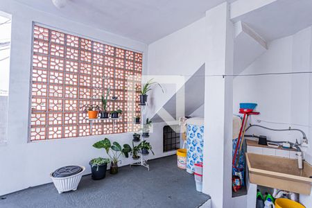 Casa à venda com 182m², 4 quartos e 4 vagas Casa à venda com 182m², 4 quartos e 4 vagasÁrea de serviço - casa 2