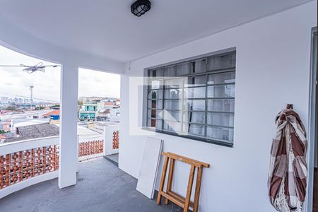Casa à venda com 182m², 4 quartos e 4 vagas Casa à venda com 182m², 4 quartos e 4 vagasVaranda