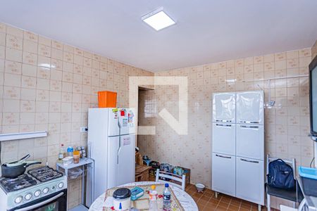 Casa à venda com 182m², 4 quartos e 4 vagas Casa à venda com 182m², 4 quartos e 4 vagasCozinha