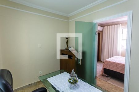 Casa à venda com 300m², 5 quartos e 3 vagasEscritório da Suíte 1