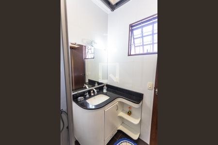 Casa à venda com 300m², 5 quartos e 3 vagasBanheiro da Suíte 1