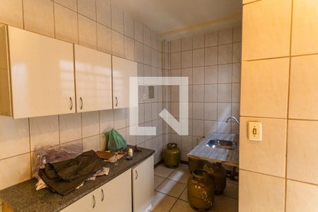 Casa à venda com 300m², 5 quartos e 3 vagasCozinha da Casa de Fundos