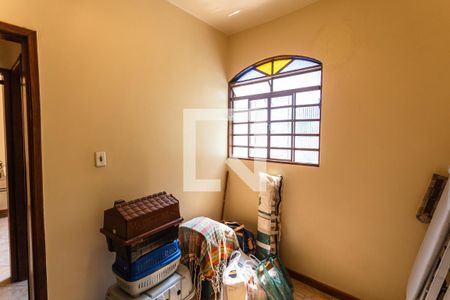 Casa à venda com 300m², 5 quartos e 3 vagasQuarto 2 da Casa de Fundos