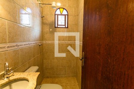 Casa à venda com 300m², 5 quartos e 3 vagasBanheiro da Suíte da Casa de Fundos