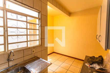 Casa à venda com 300m², 5 quartos e 3 vagasCozinha da Casa de Fundos