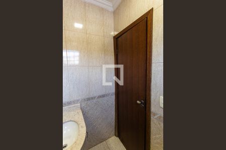 Casa à venda com 300m², 5 quartos e 3 vagasBanheiro Social