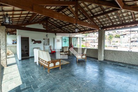 Casa à venda com 300m², 5 quartos e 3 vagasTerraço