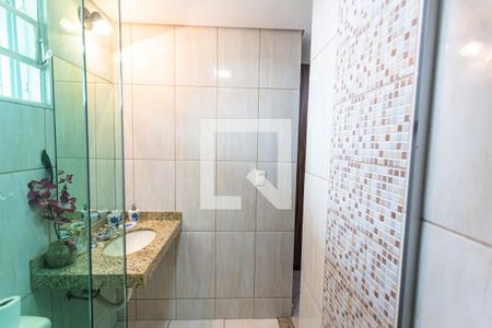 Casa à venda com 300m², 5 quartos e 3 vagasBanheiro da Suíte 2 no Terraço