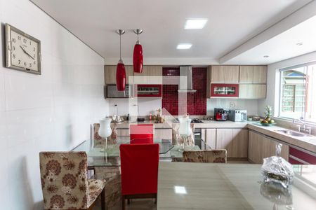 Casa à venda com 300m², 5 quartos e 3 vagasCozinha