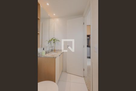 Banheiro de kitnet/studio para alugar com 1 quarto, 24m² em Pinheiros, São Paulo