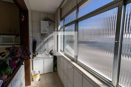 Apartamento à venda com 166m², 2 quartos e 1 vagaÁrea de Serviço