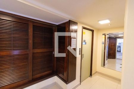 Apartamento à venda com 166m², 2 quartos e 1 vagaHall de entrada